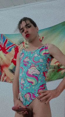 Bicha gay travesti brincando com a pica - Menina trans - drtvid.com